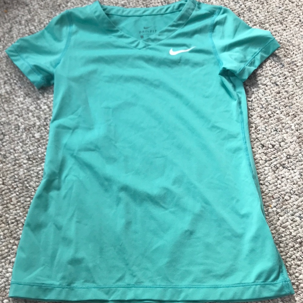 teal nike work out shirt